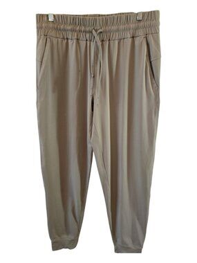 MEMBERS MARK TAUPE TRAVEL JOGGER SIZE MEDIUM LIKE NEW